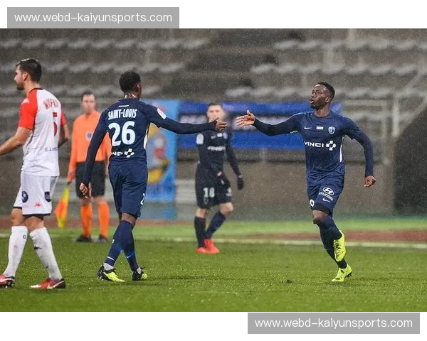 蒙通联VS鹿角鹿岛：巅峰对决，谁是绿茵场上的王者？